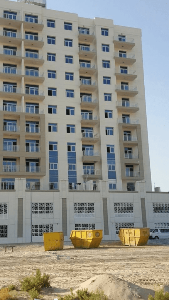 Aluminum glass Full building